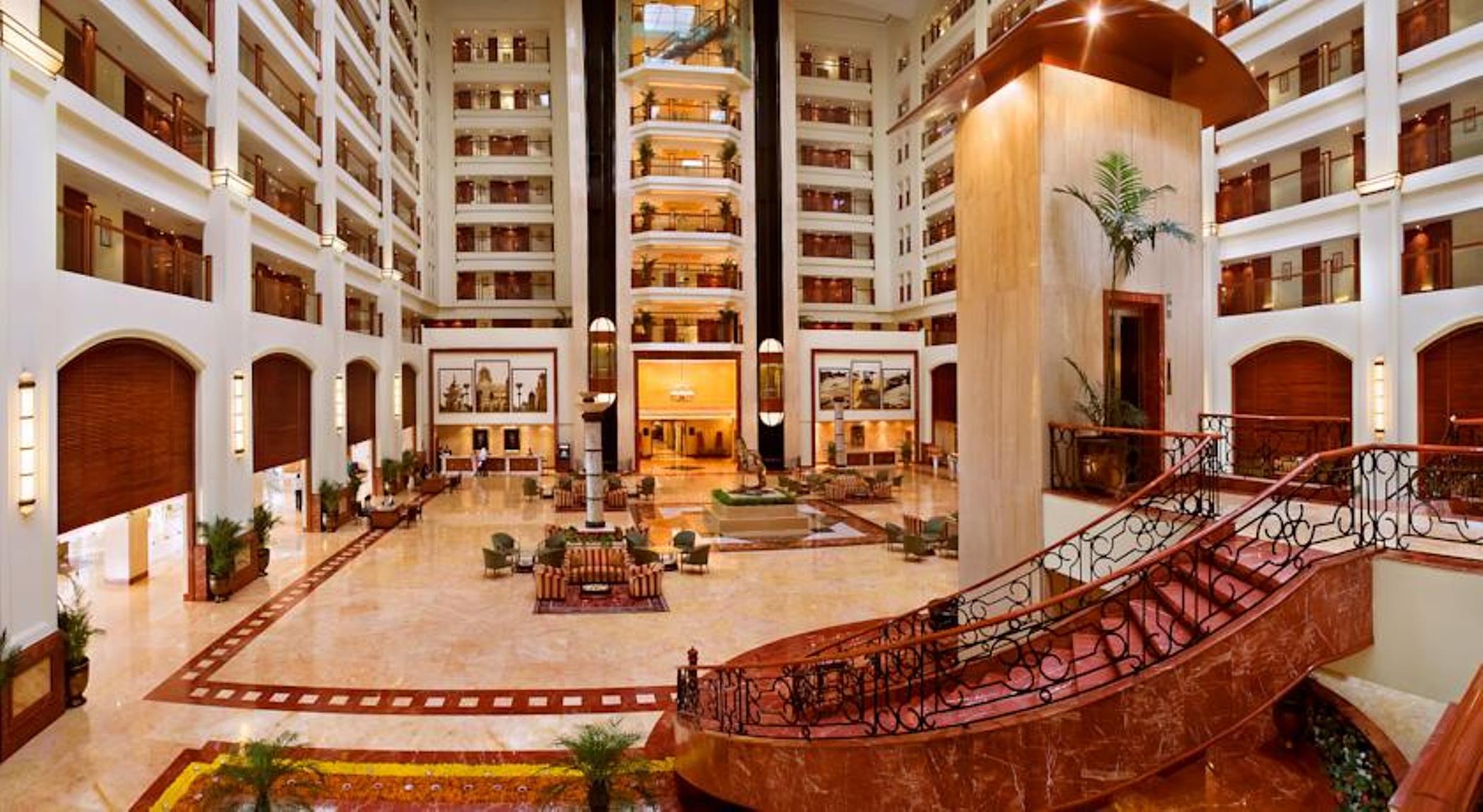 Hotel The Lalit Bombaj Wnętrze zdjęcie The lobby of the Taj Bengal