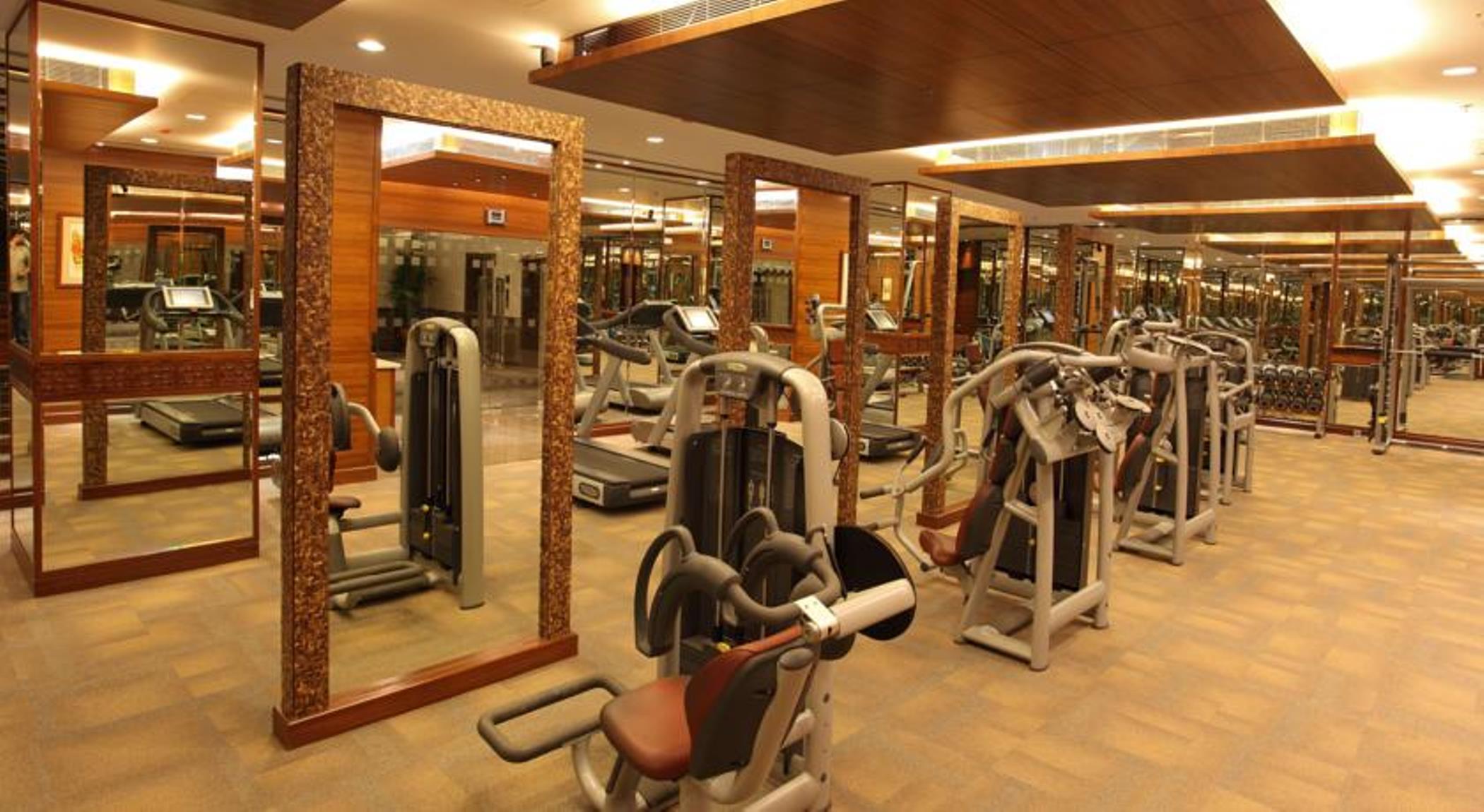 Hotel The Lalit Bombaj Zewnętrze zdjęcie The gym at the Taj Mahal Palace