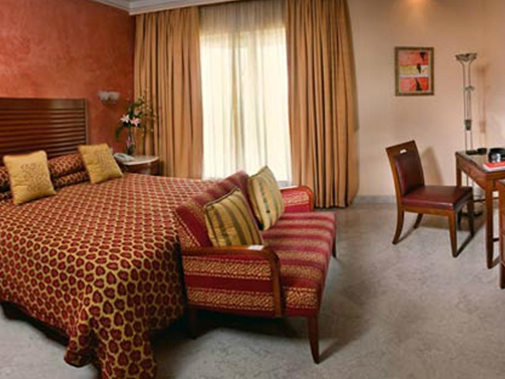 Hotel The Lalit Bombaj Pokój zdjęcie A room at the hotel