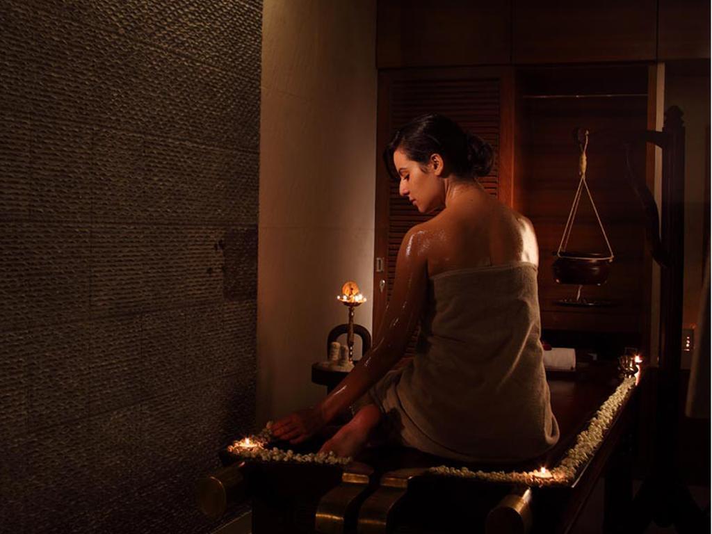 Hotel The Lalit Bombaj Zewnętrze zdjęcie Ayurvedic spa